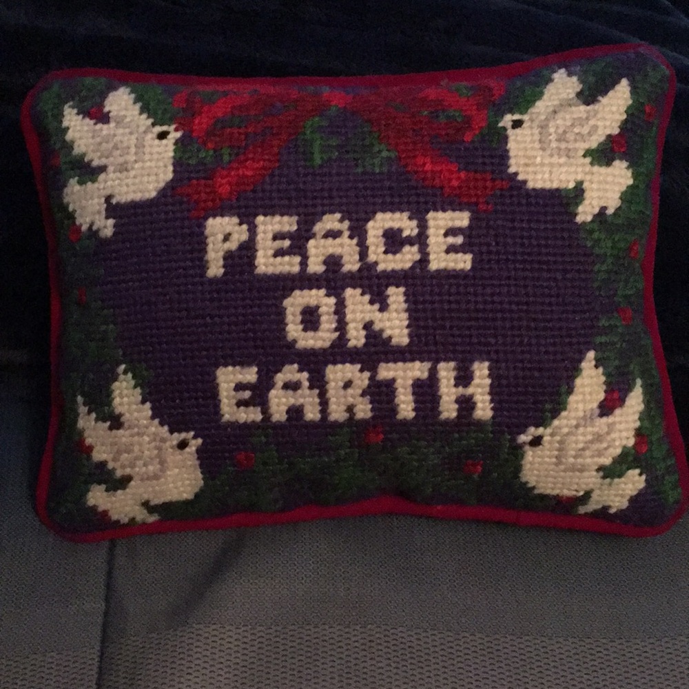 A small decoration throw pillow!